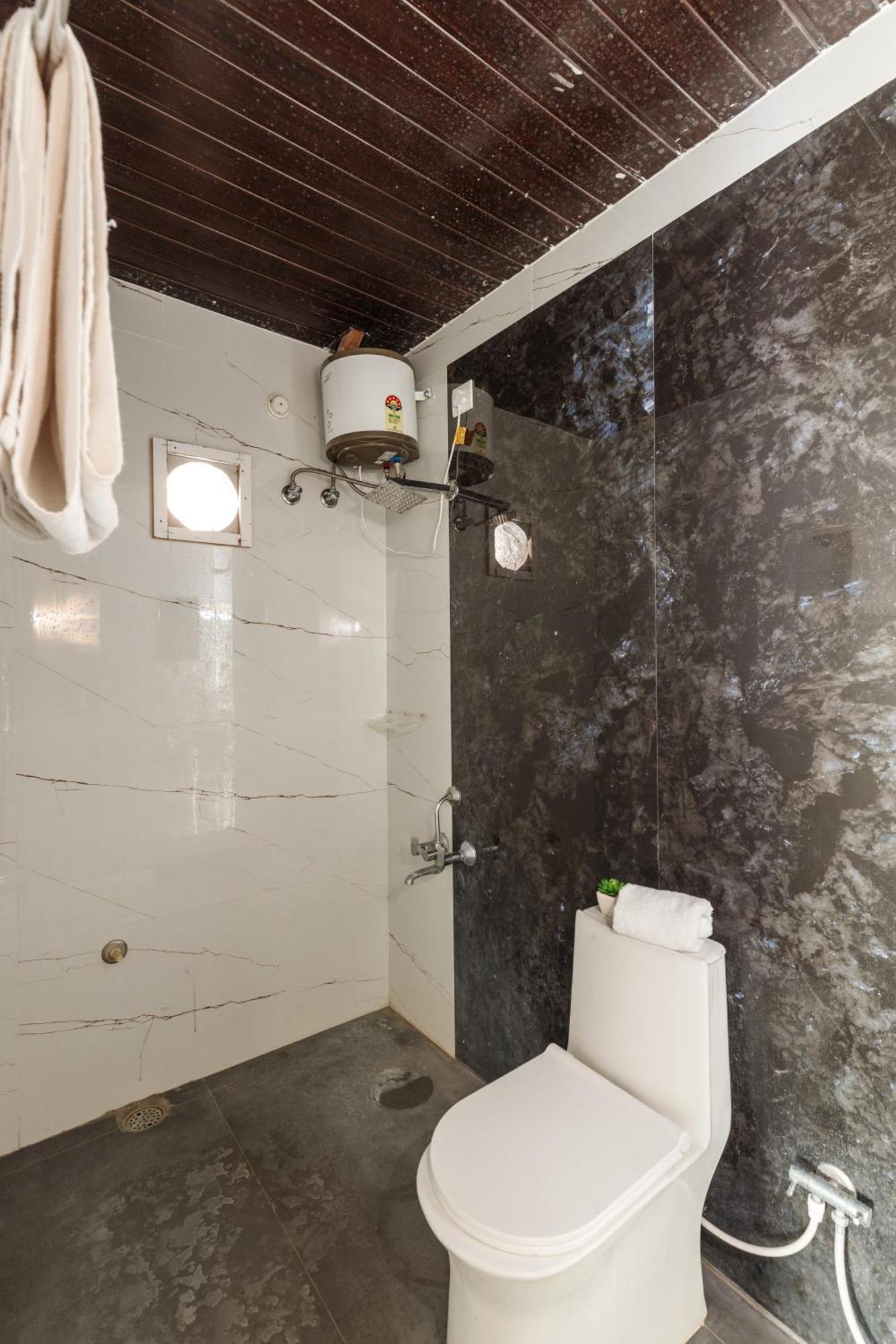 Aqua Lagoon Villa By Secret Turtle Pvt Pool Private Lawn Secunderabad Ngoại thất bức ảnh